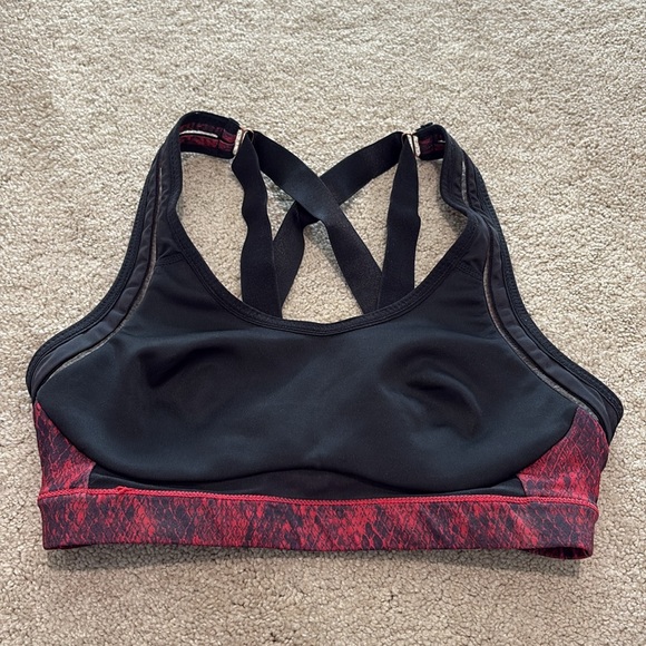 Fabletics sports bra, size M - Picture 4 of 5